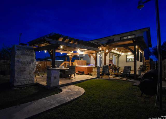 Property at 1318 Sunbend, San Antonio, TX 78224, 4 beds, 2.5 baths