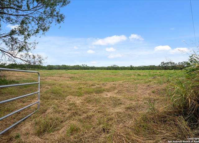 Property at 00 CR 304, Jourdanton, TX 78026