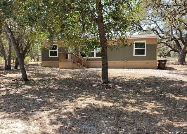 Property at 1005 Spur Rdg, San Antonio, TX 78264, 3 beds, 2 baths
