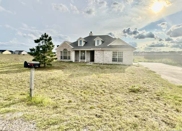 Property at 135 Muirfield, La Vernia, TX 78121, 4 beds, 2 baths