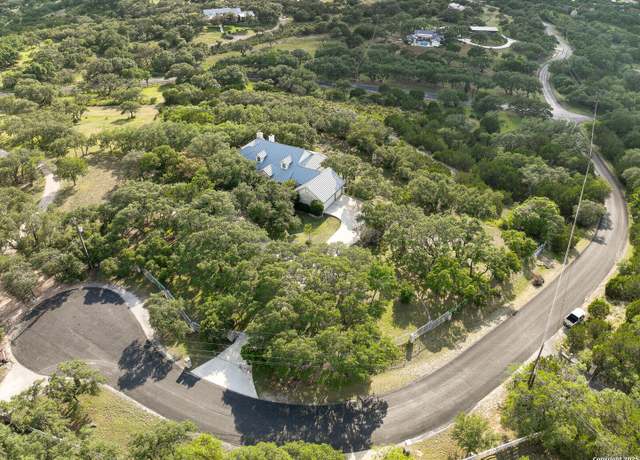 Property at 7424 Secretariat Ln, Boerne, TX 78015, 4 beds, 3.5 baths