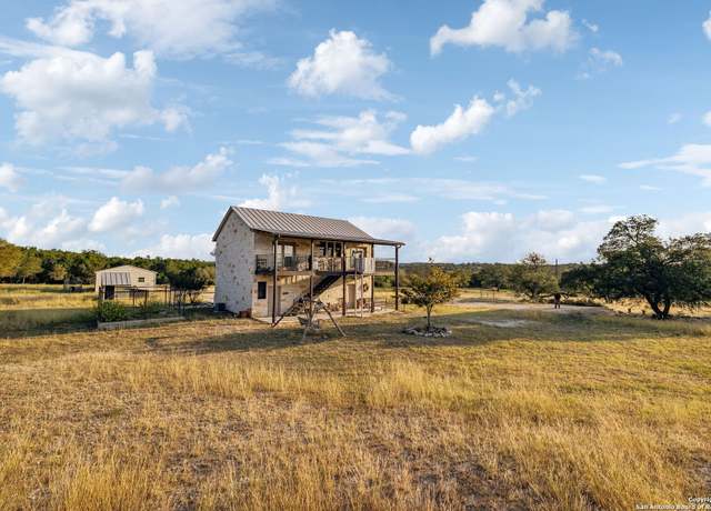 Property at 246 Stoneleigh Rd, Center Point, TX 78010, 1 bed, 1.5 baths