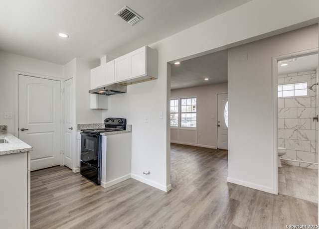 Property at 810 Weizmann St, San Antonio, TX 78213-4647, 3 beds, 2 baths