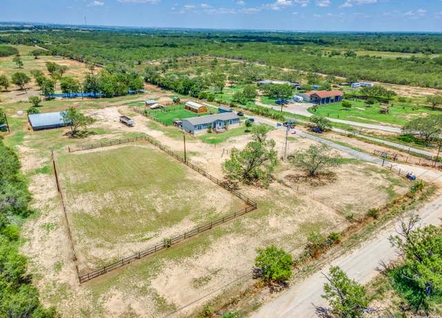 Property at 5433 Smith RD Lot#2, Von Ormy, TX 78073-5012, 3 beds, 2 baths