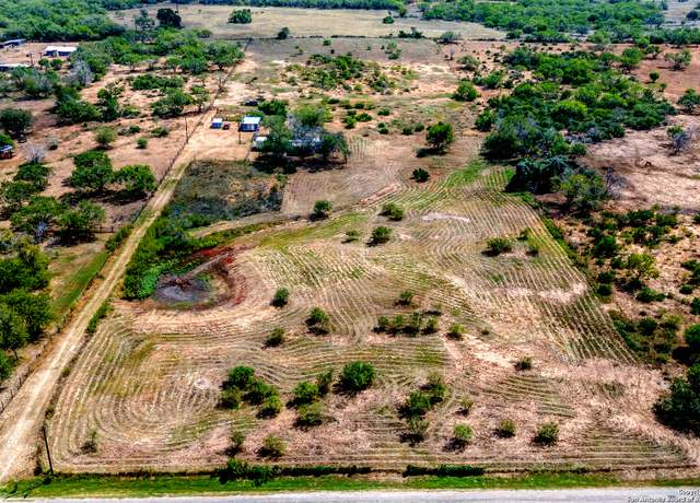 Property at 1491 County Road 124, Floresville, TX 78114