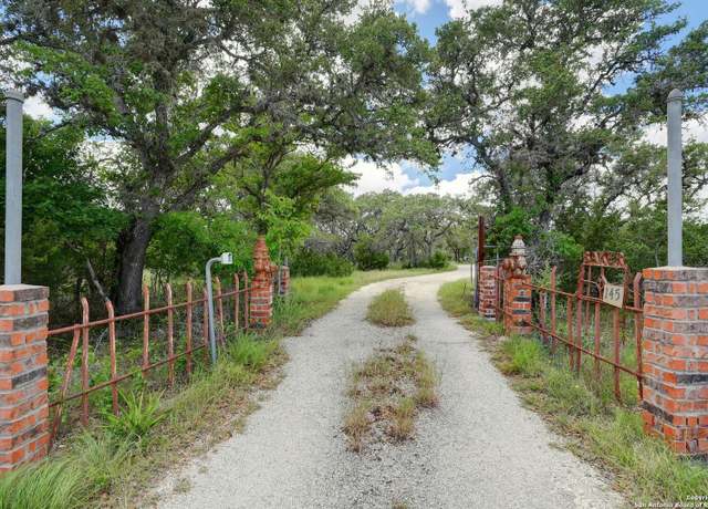 Property at 145 Flat Rock Dr, Boerne, TX 78006-7301, 2 beds, 2 baths