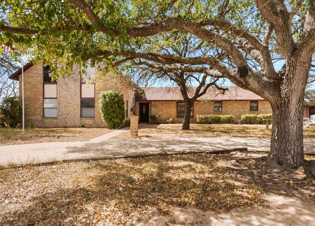 Property at 108 La Cieba, Jourdanton, TX 78026, 3 beds, 2.5 baths