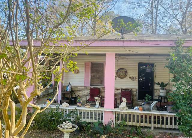 Property at 300 S Reid, TX 75979, 3 beds, 1.5 baths