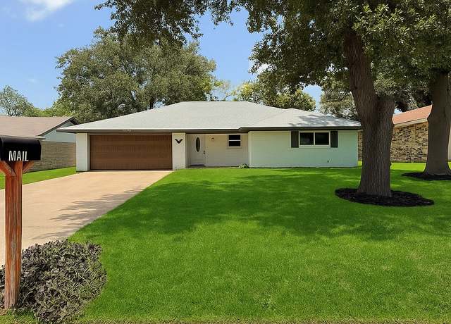 Property at 902 Concord Dr, Temple, TX 76504, 3 beds, 2 baths