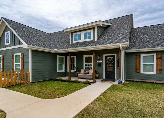 Property at 2617 W Woodlawn Ave, San Antonio, TX 78228-5123, 4 beds, 3 baths