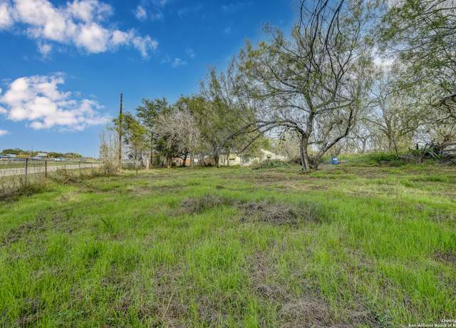 Property at 17770 Interstate 35, Lytle, TX 78052, 2 beds, 1 bath