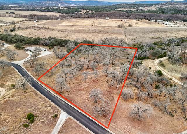 Property at 735 Orchard Park Blvd Lot 32, Medina, TX 78055