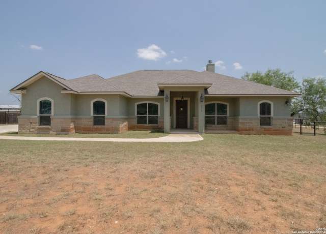 Property at 2516 County Road 357, La Vernia, TX 78121, 4 beds, 3 baths