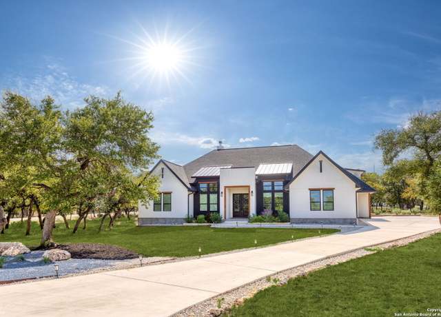 Property at 1280 Paladin Trl, Spring Branch, TX 78070, 5 beds, 4.5 baths