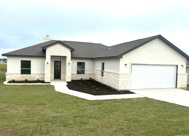 Property at 173 Pine Valley Dr, La Vernia, TX 78121, 4 beds, 2 baths