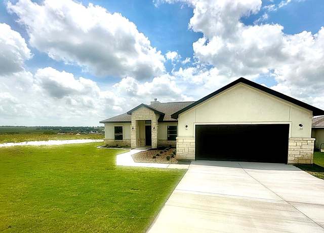 Property at 173 Pine Valley Dr, La Vernia, TX 78121, 4 beds, 2 baths