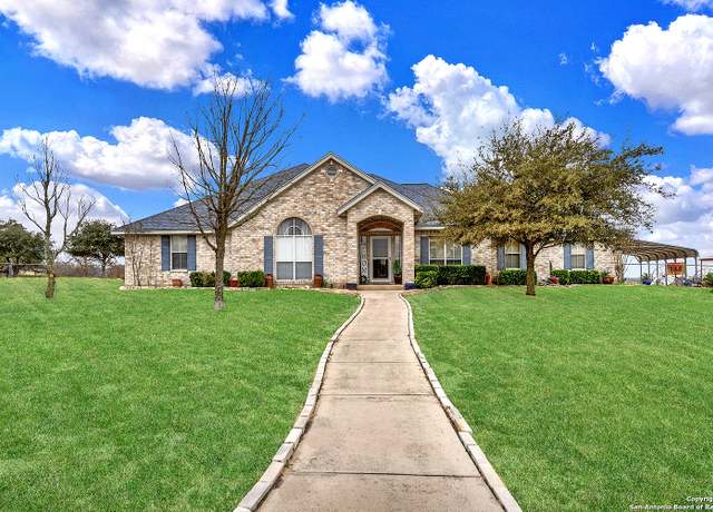 Property at 1120 Country View Dr, La Vernia, TX 78121-4727, 4 beds, 2 baths
