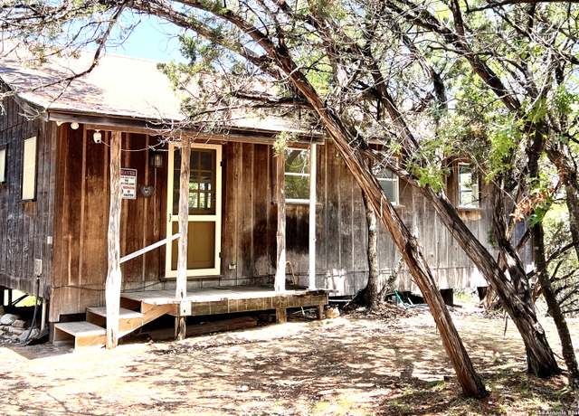 Property at 104 Cypress Pt, Pipe Creek, TX 78063, 2 beds, 1 bath
