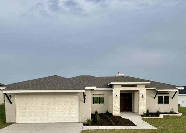 Property at 177 Pine Valley Dr, La Vernia, TX 78121, 4 beds, 2.5 baths