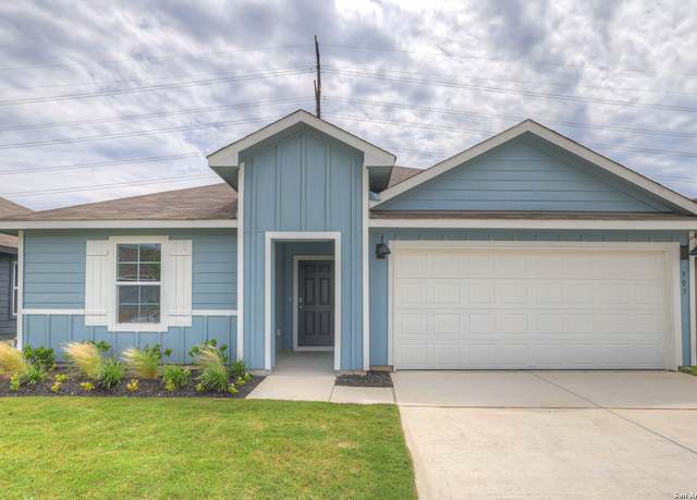 Property at 903 Prince Albert, Seguin, TX 78155, 4 beds, 2 baths