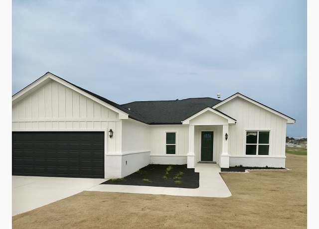 Property at 181 Pine Valley Dr, La Vernia, TX 78121, 3 beds, 2 baths