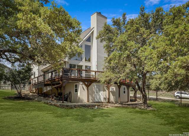 Property at 471 Edge Hl, Canyon Lake, TX 78133, 3 beds, 2 baths