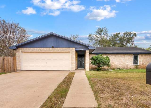 Property at 1105 Ross St, George West, TX 78022, 3 beds, 2 baths