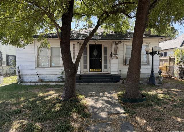 Property at 140 Jeffrey, San Antonio, TX 78201-6214, 3 beds, 1.5 baths