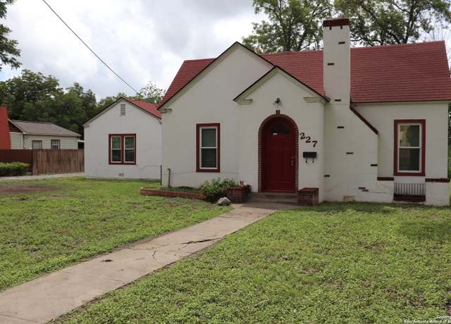Property at 227 Mueller St, Uvalde, TX 78801-4340, 3 beds, 2 baths