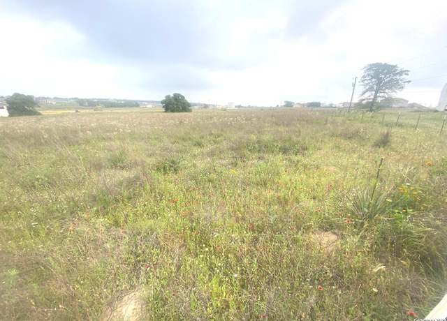 Property at 618 Lakeridge Ln, La Vernia, TX 78121