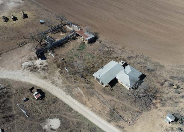 Property at 480 County Road 317, Sabinal, TX 78881, 3 beds, 1 bath