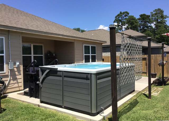 Property at 7712 Boulder Sunstone, Conroe, TX 77304, 3 beds, 2 baths