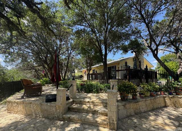 Property at 354 Red Blf, Pipe Creek, TX 78063, 1 bed, 1 bath