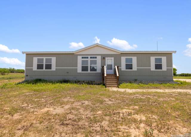 Property at 517 County Road 314, Floresville, TX 78114, 4 beds, 2 baths