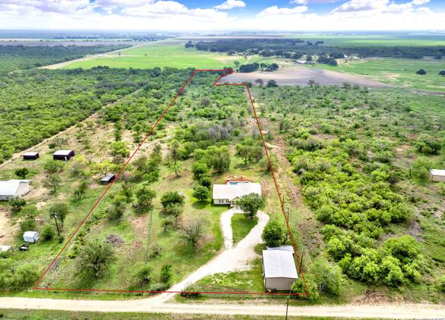 Property at 1173 CR 421, Hondo, TX 78861, 4 beds, 2 baths