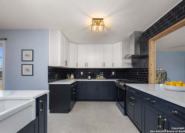 Property at 187 Meadow Ave, New Braunfels, TX 78130, 3 beds, 2 baths