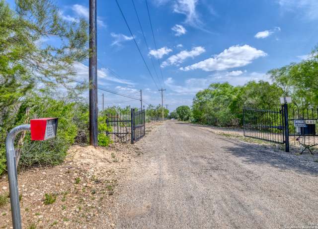 Property at 433 Mills Ln, Uvalde, TX 78801, 3 beds, 2 baths