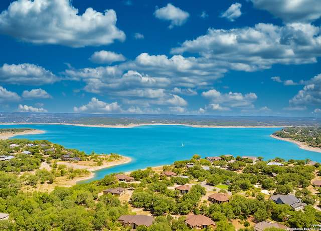 Property at 821 Lakeview, Canyon Lake, TX 78133, 2 beds, 2 baths