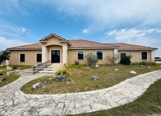Property at 443 Bridlegate Blvd, Bandera, TX 78003-4970, 3 beds, 3 baths