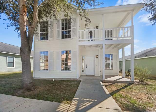 Property at 121 Lark Hl, Floresville, TX 78114, 4 beds, 3.5 baths