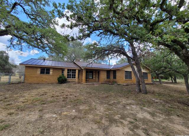 Property at 825 County Road 320, Floresville, TX 78114, 3 beds, 2 baths