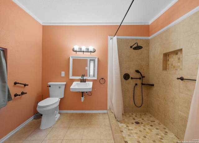 Property at 1646 Rigsby, San Antonio, TX 78210, 3 beds, 2 baths
