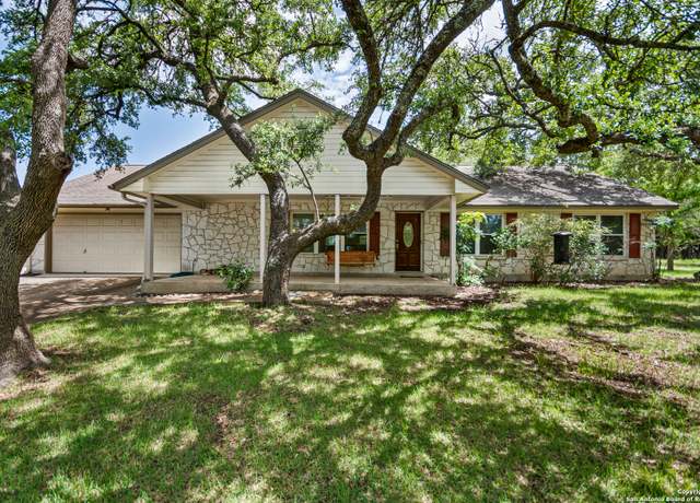 Property at 620 N Pleasant Valley Dr, Boerne, TX 78006, 3 beds, 4 baths