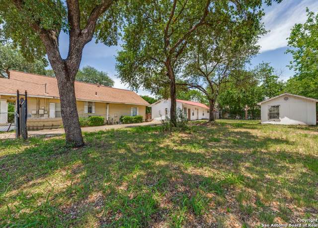Property at 3311 W Commerce St, San Antonio, TX 78228, 3 beds, 3 baths