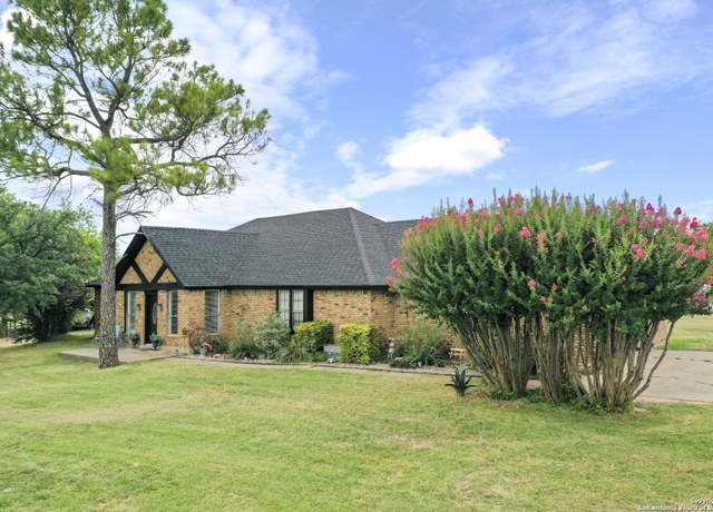 Property at 13978 Ridgetop Rd, TX 76262, 3 beds, 2.5 baths