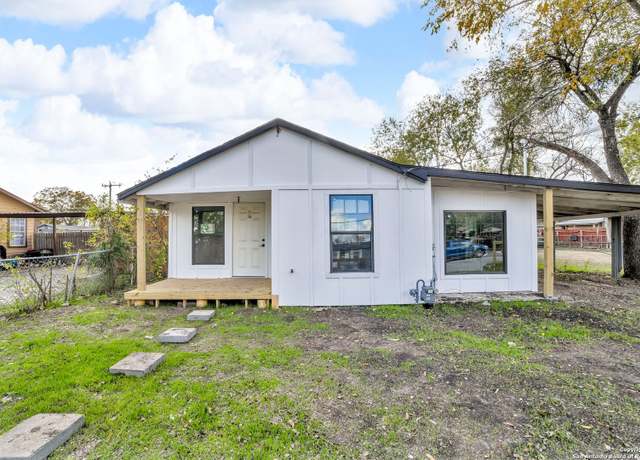 Property at 3206 LA Rosa St, San Antonio, TX 78211-3721, 3 beds, 1 bath