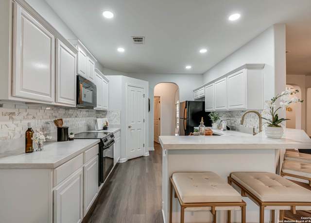 Property at 9212 Holly Star, Helotes, TX 78023, 4 beds, 2 baths