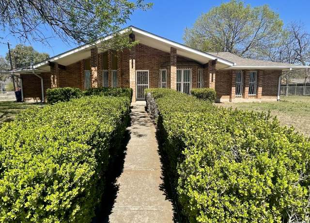 Property at 4303 Valleyfield St, San Antonio, TX 78222, 3 beds, 2.5 baths