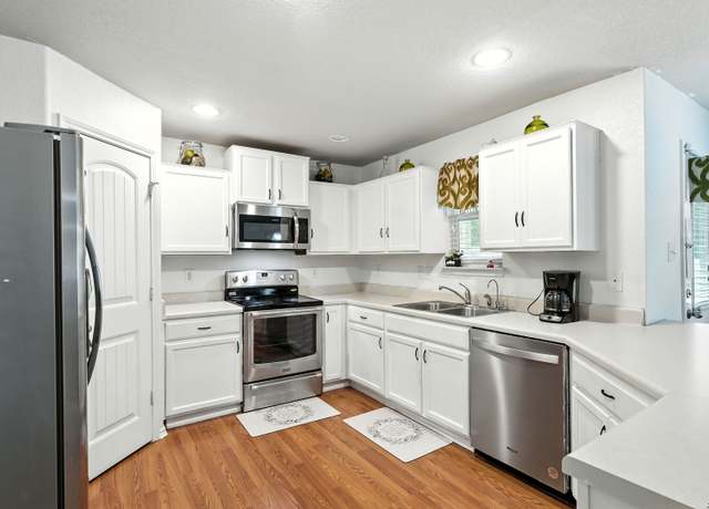 Property at 4006 Espada Ledge, San Antonio, TX 78222, 3 beds, 2.5 baths