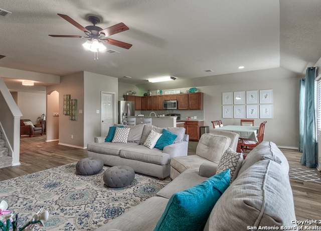 Property at 331 Primrose, New Braunfels, TX 78132, 4 beds, 3 baths